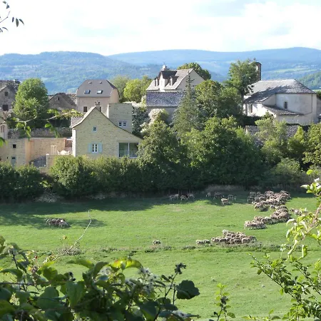 فندق مبيت وإفطار La Reine Des Pres D'hotes Saint-Bonnet-de-Chirac