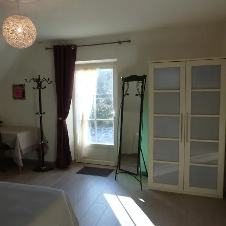 La Reine Des Pres D'hotes Frühstückspension 3*