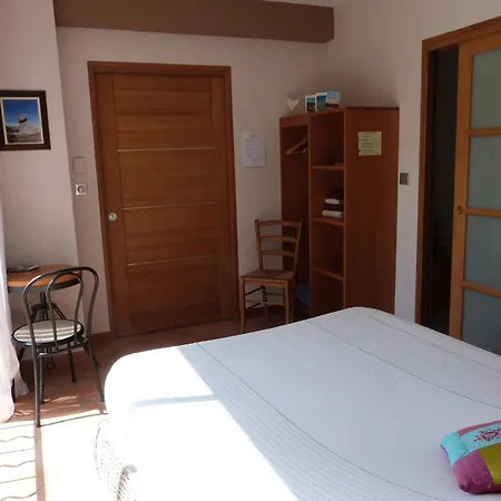La Reine Des Pres D'hotes Bed & Breakfast *