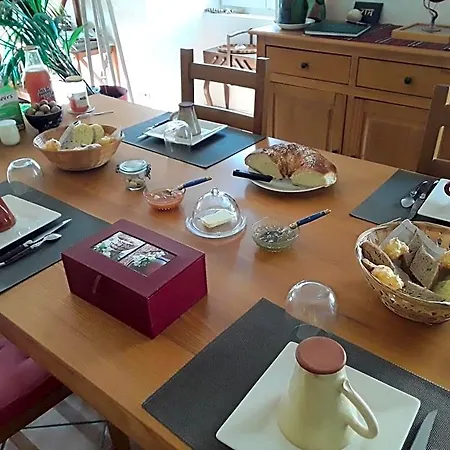 Alojamento de Acomodação e Pequeno-almoço La Reine Des Prés D'hôtes